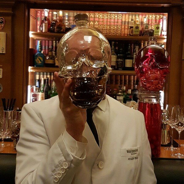 COCKTAIL COURSES AT THE HEMINGWAY BAR